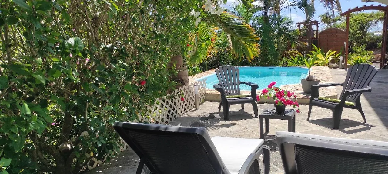Bungalow Tout Confort Avec Piscine Partagee A 5 Mn De La Mer سانت فرانسوا